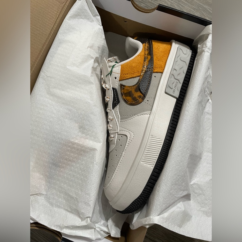 SOLD.  Air Force 1 Fontanka Nike